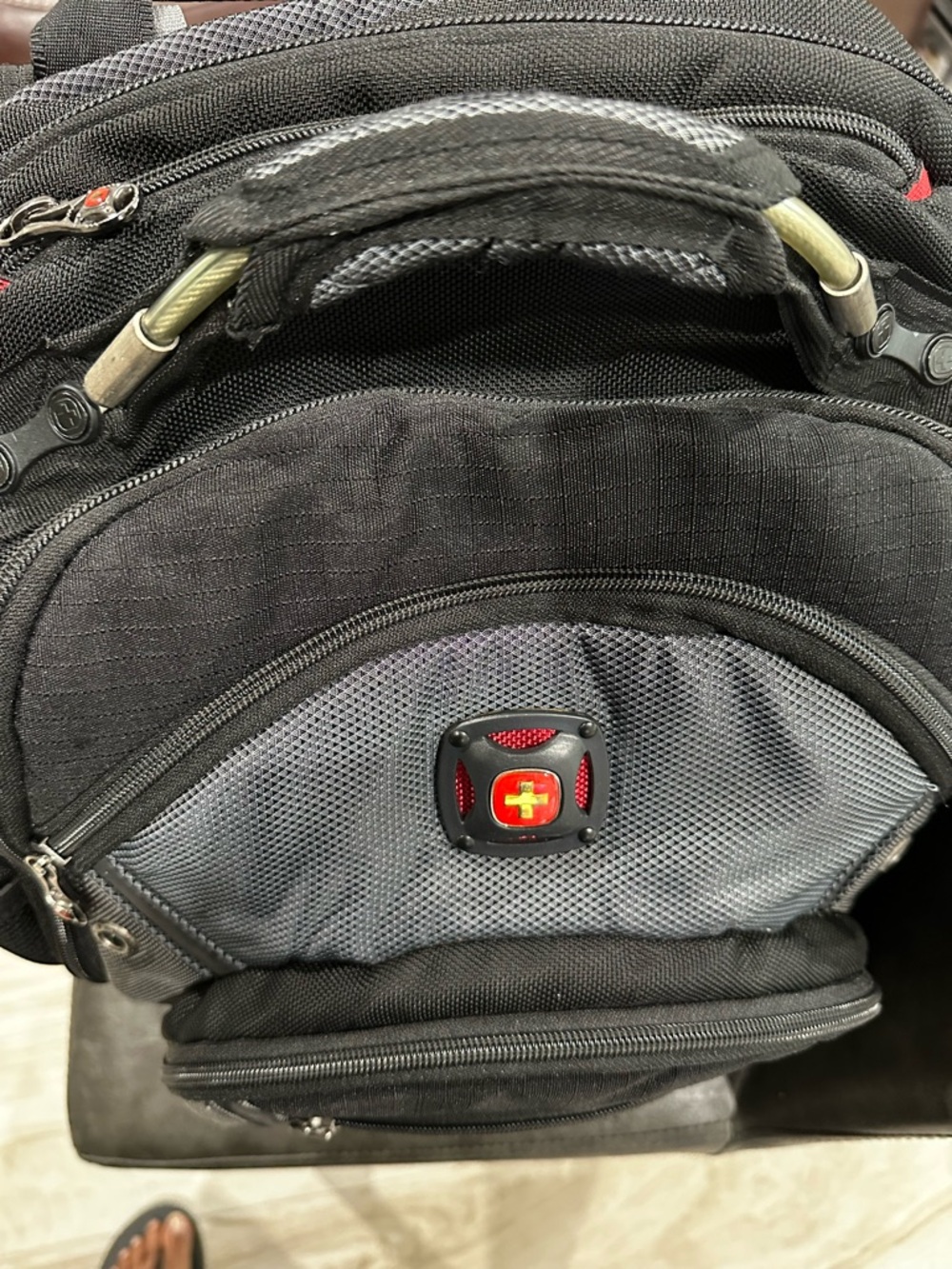 SwissGear Black and Gray Laptop Backpack - Durable Men’s Travel Bag/ Preowned - Picture 4 of 9